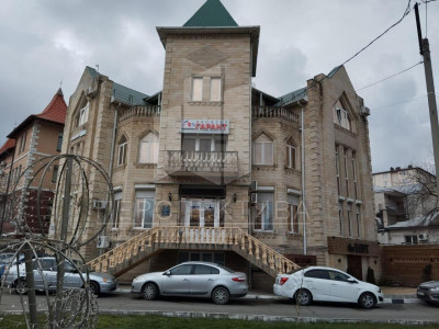 Продам офис 177 м2 с арендатором